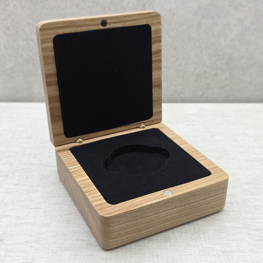 Wooden Challenge Coin Display Box Lacquered Ash Gift Case with Custom Insert