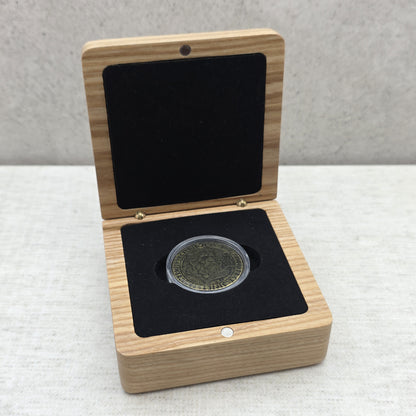 Wooden Challenge Coin Display Box Lacquered Ash Gift Case with Custom Insert